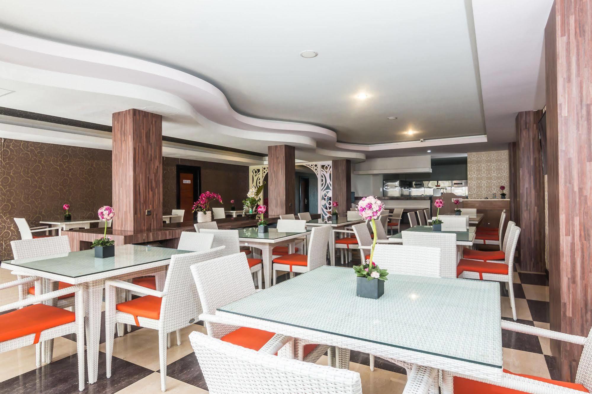 Zen Rooms Denpasar Marlboro Exterior foto